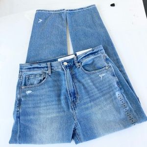 American Eagle Mom Jeans High Waist Distressed Size 8 NWT